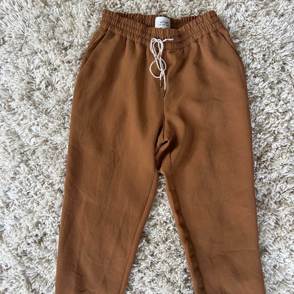 Wilfred Buffon Pant Crepe (tan colour)